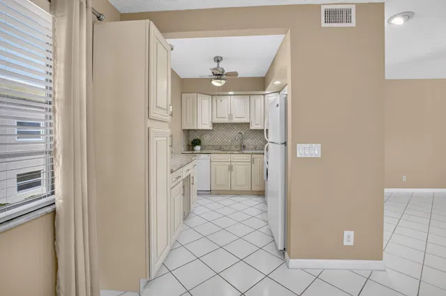 Residence photo 11
