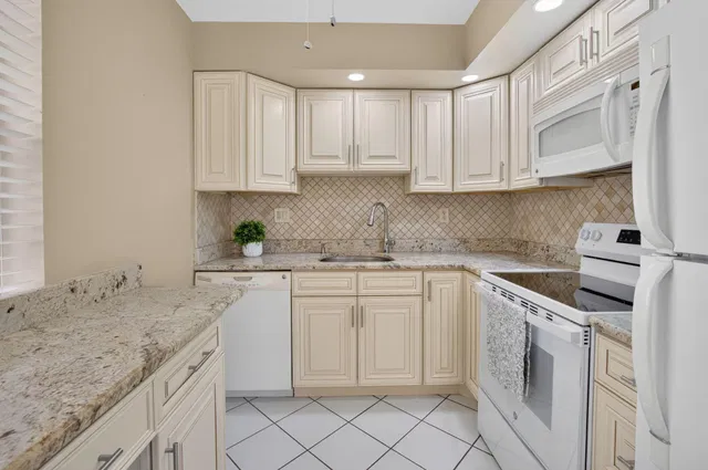 Residence photo 13