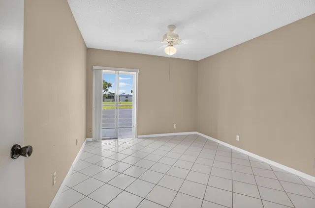 Residence photo 15