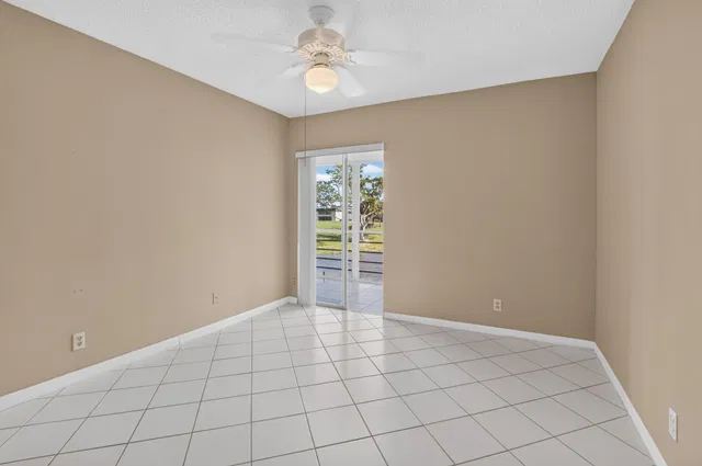 Residence photo 17