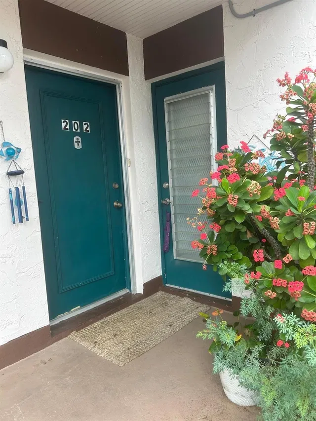Unit 202 photo 3