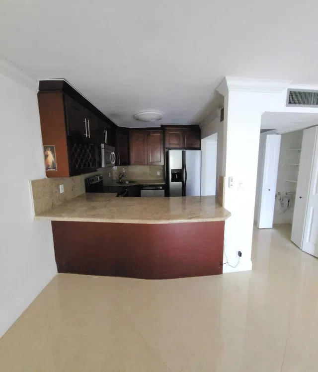 Unit 222 photo 16