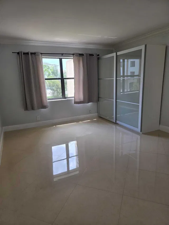 Unit 222 photo 27