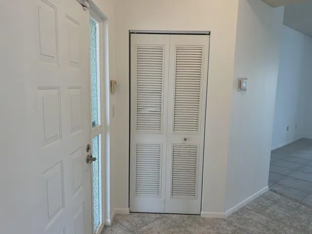 Unit B3 photo 4
