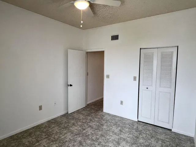 Unit B3 photo 19