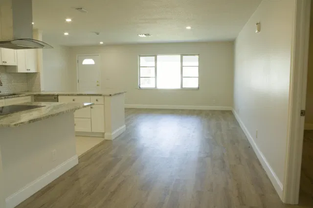 Residence photo 5