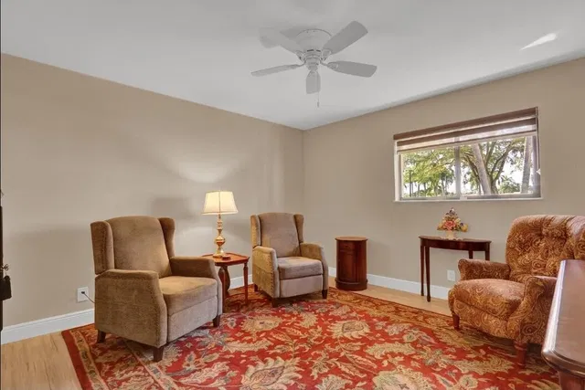 Residence photo 12
