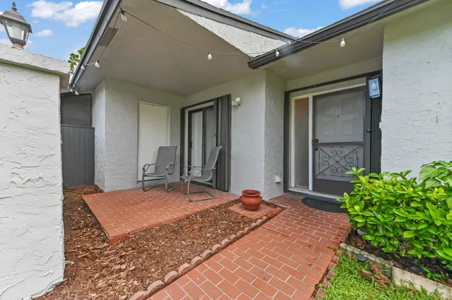 Residence photo 3