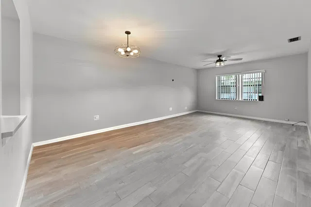 Residence photo 5
