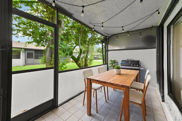 Residence photo 18