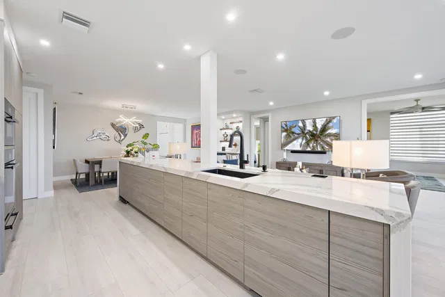 Admirals Cove Residence photo 2
