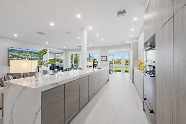Admirals Cove Residence photo 3