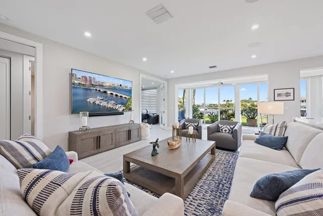 Admirals Cove Residence photo 8