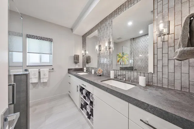Admirals Cove Residence photo 13
