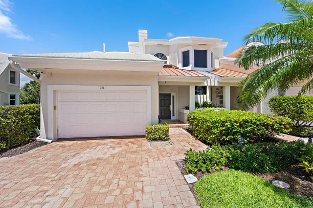 Admirals Cove Residence photo 18