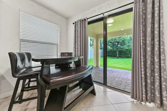  Residence photo 11