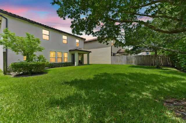  Residence photo 26