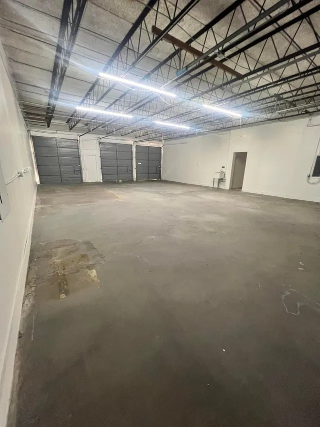 Unit 13 photo 6