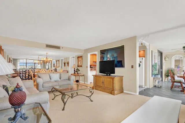  Unit 214 photo 4