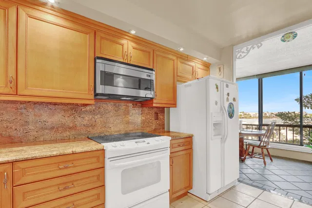  Unit 214 photo 11