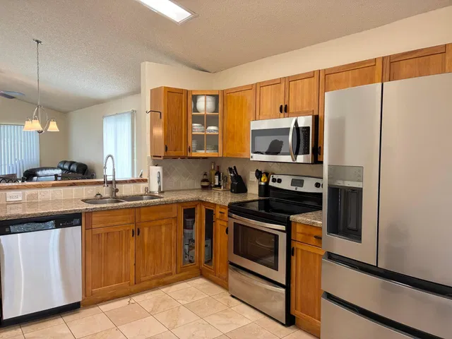  Residence photo 6