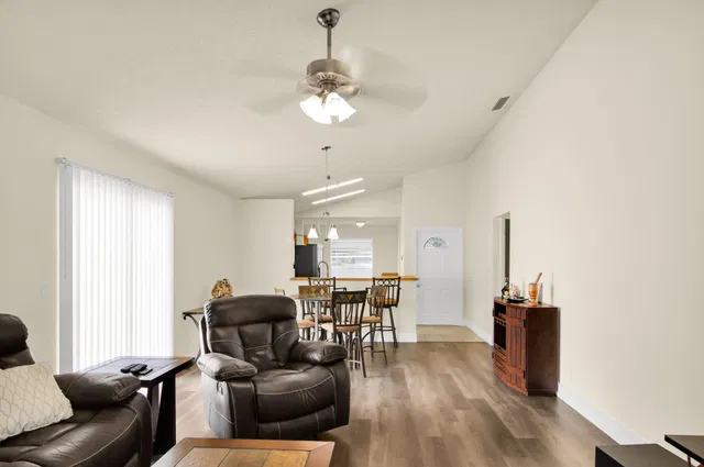  Residence photo 10