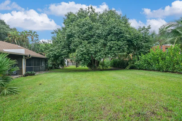 Residence photo 16