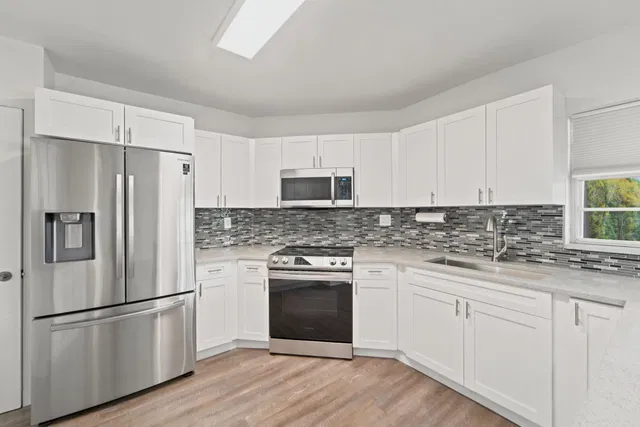Unit 203 photo 3