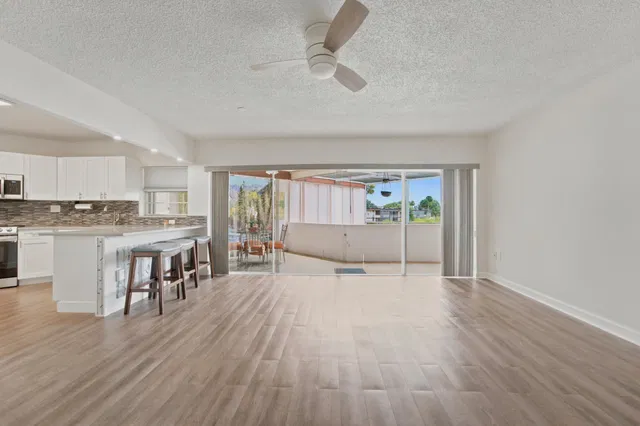 Unit 203 photo 6