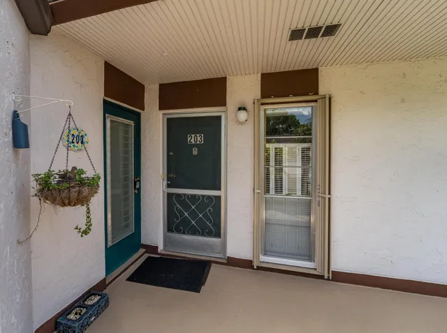 Unit 203 photo 14