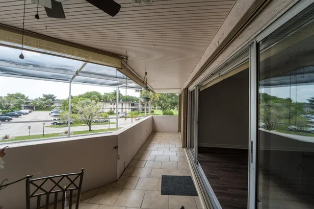 Unit 203 photo 21