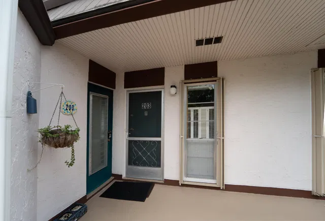 Unit 203 photo 28