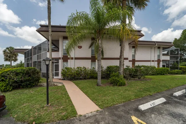 Unit 203 photo 32
