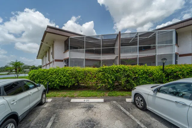 Unit 203 photo 33