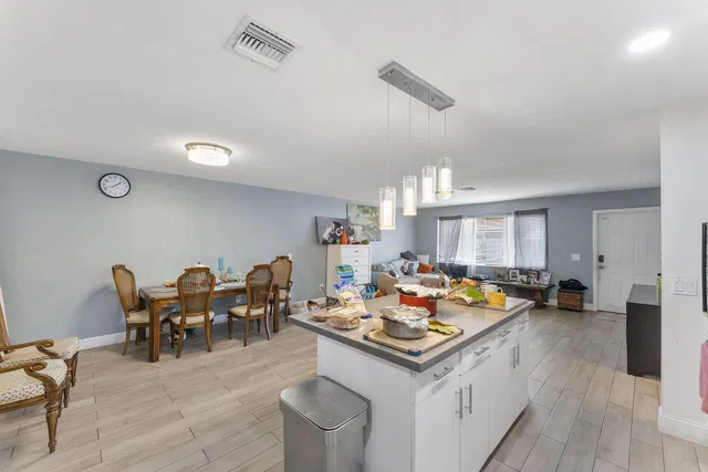 Residence photo 4