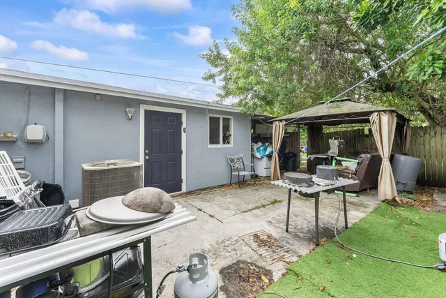 Residence photo 15