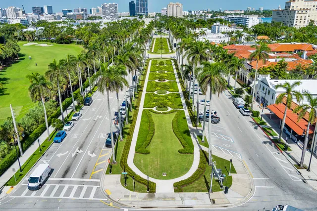 In-Town Palm Beach Residence photo 14