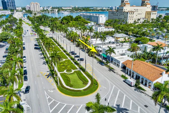 In-Town Palm Beach Residence photo 15