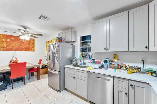 Residence photo 2