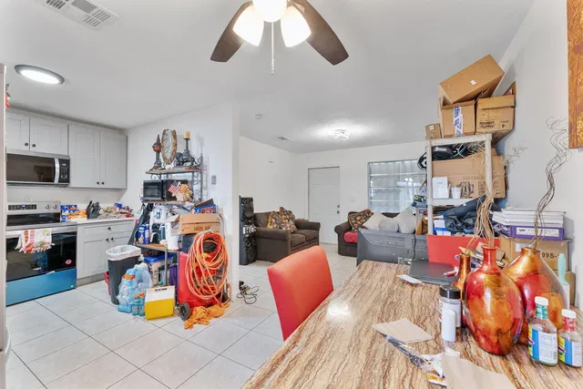 Residence photo 4