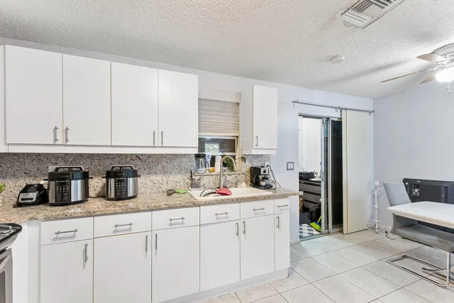 Residence photo 22