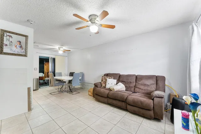 Residence photo 25