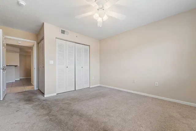 Unit 2-209 photo 23