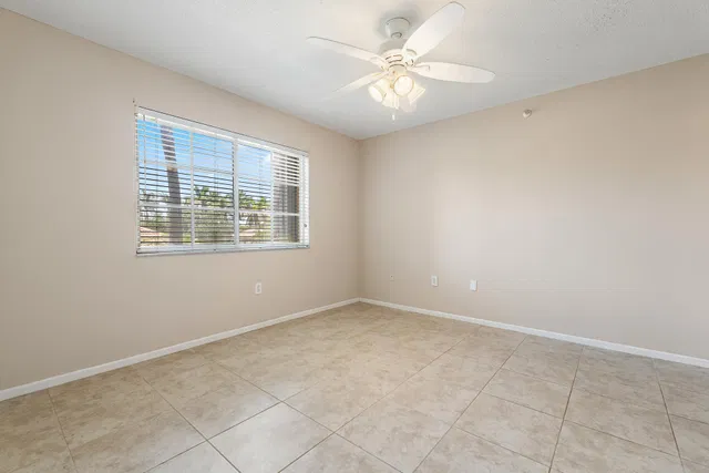 Unit 2-209 photo 27