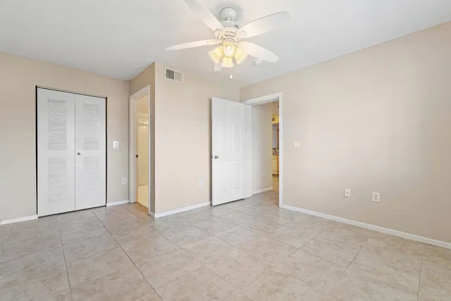 Unit 2-209 photo 29