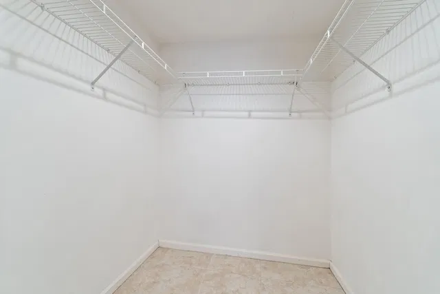 Unit 2-209 photo 32