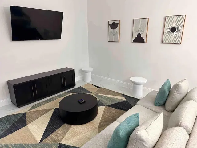 Residence photo 3