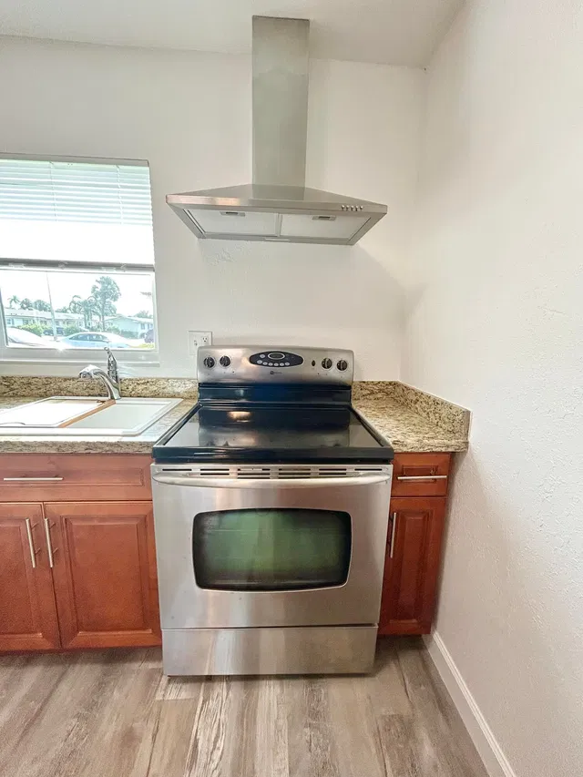 Unit C photo 3