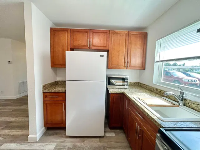 Unit C photo 5