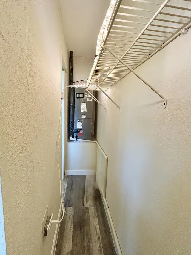 Unit C photo 18